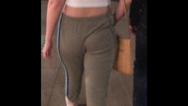 Loose Pants Booty Jiggle