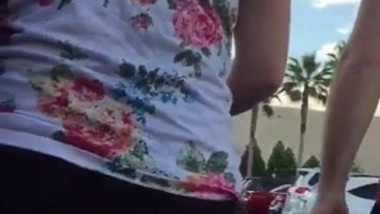 Candid teen booty in leggings