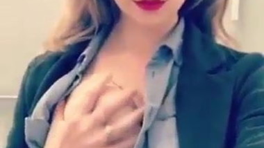 Teen Slut Showin Tits