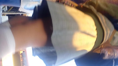 piernas de chiquilla de secundaria