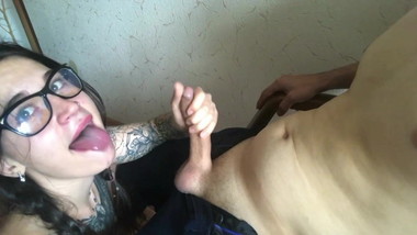 TattooSlutWife model suck a brother dick