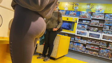 Candid Walk 70 - Preppy Teen in Tight Yoga Pants