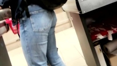 Voyeur nice teen jeans ass in the line