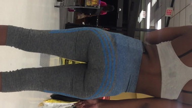 BLACK TEEN JIGGLY BOOTY TEASING ME