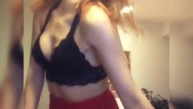 Teen sexy dance on camera for boyfriend (part 1)