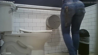 chica espiada nos muestra algo hermoso