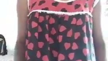 Desi girl recording striptease for bf