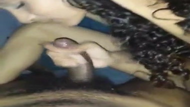 Desi chick ridoing long cock