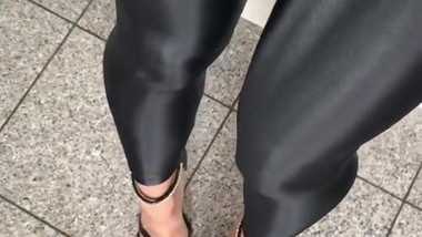 SHINY LEGGINGS