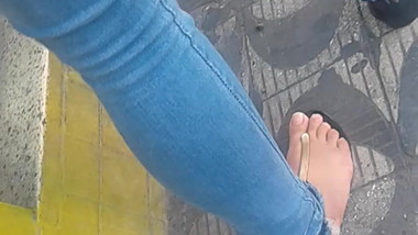candid feet - feet teen