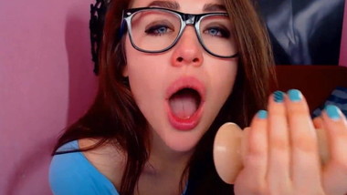 Wild Brunette Babe In A Hard And Intense Pussy Play