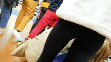 Voyeur teen cameltoe sexy ass leggings,voie bien la chatte 3