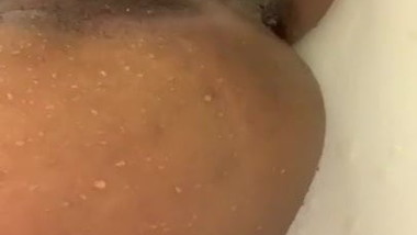 Black girl takes a piss