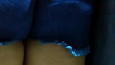 Shortinho da novinha na fila shorts teen