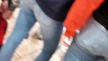 Teen ass in Jean