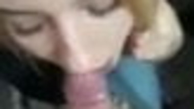 Blowjob while talking on the phone