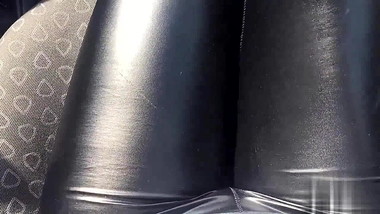 PROVOCATIVE WIFE OF FRIEND IN TIGHT LEGGINGS