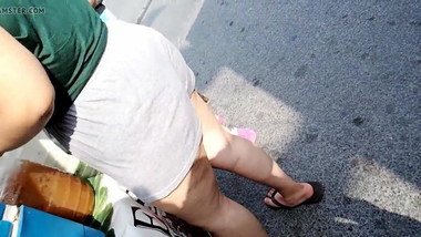 Gordinha do rabo enorme na rua rabo gigantesco