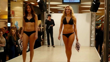 Bekannte Vivien Miss-Neuss fuer info PM