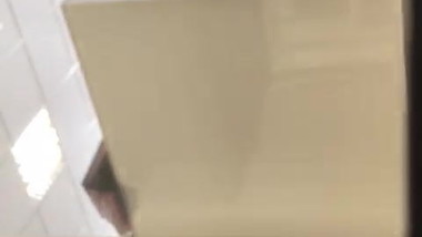 Les petites putes banquieres en jupe upskirt salopes