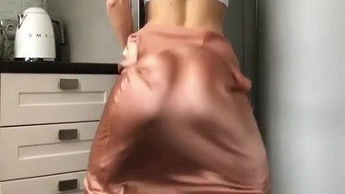 Horny ukrainian girl sexy twerk