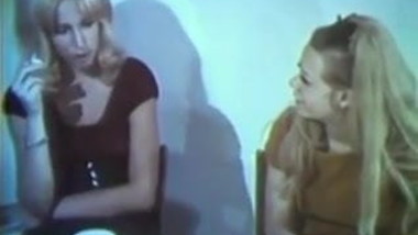 FAMILY JEWELS (1970)