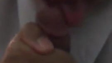 qu'elle gourmandise cette jeune beurette voilee de 20 ans