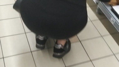 nastolatka w legginsach i stringach