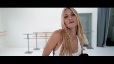 Carolin Niemczyk (czyk) geile titten und bauch dancing