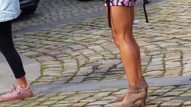 Mere et sa fille dans la rue