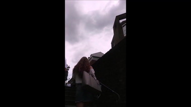 Teen im kurzem Jeans Rock Spy