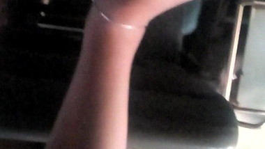 Piernas abiertas en la ruta