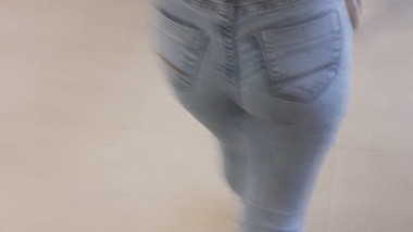 Seguindo NINFA novinha deliciosa jeans