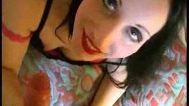 Gothic slut gets paid for anal