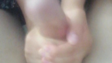 Rodica mi drka dok nema nikog u kuci 2000 god