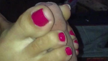 AUNT FOOTJOB WITH CUM EXPLOSION! SLOWMO